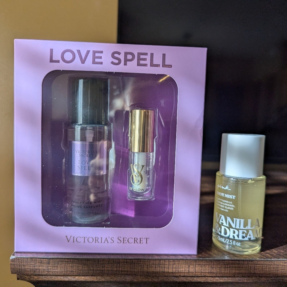 Victoria's Secret Set - Picture 2 of 16